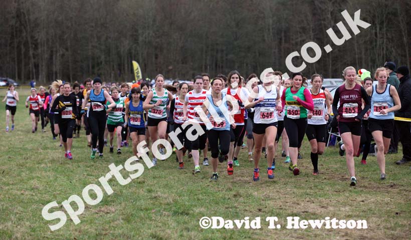 Start of the senior womens NEHL, Wallington Hall. Photo: David T. Hewitson/Sports for All Pics